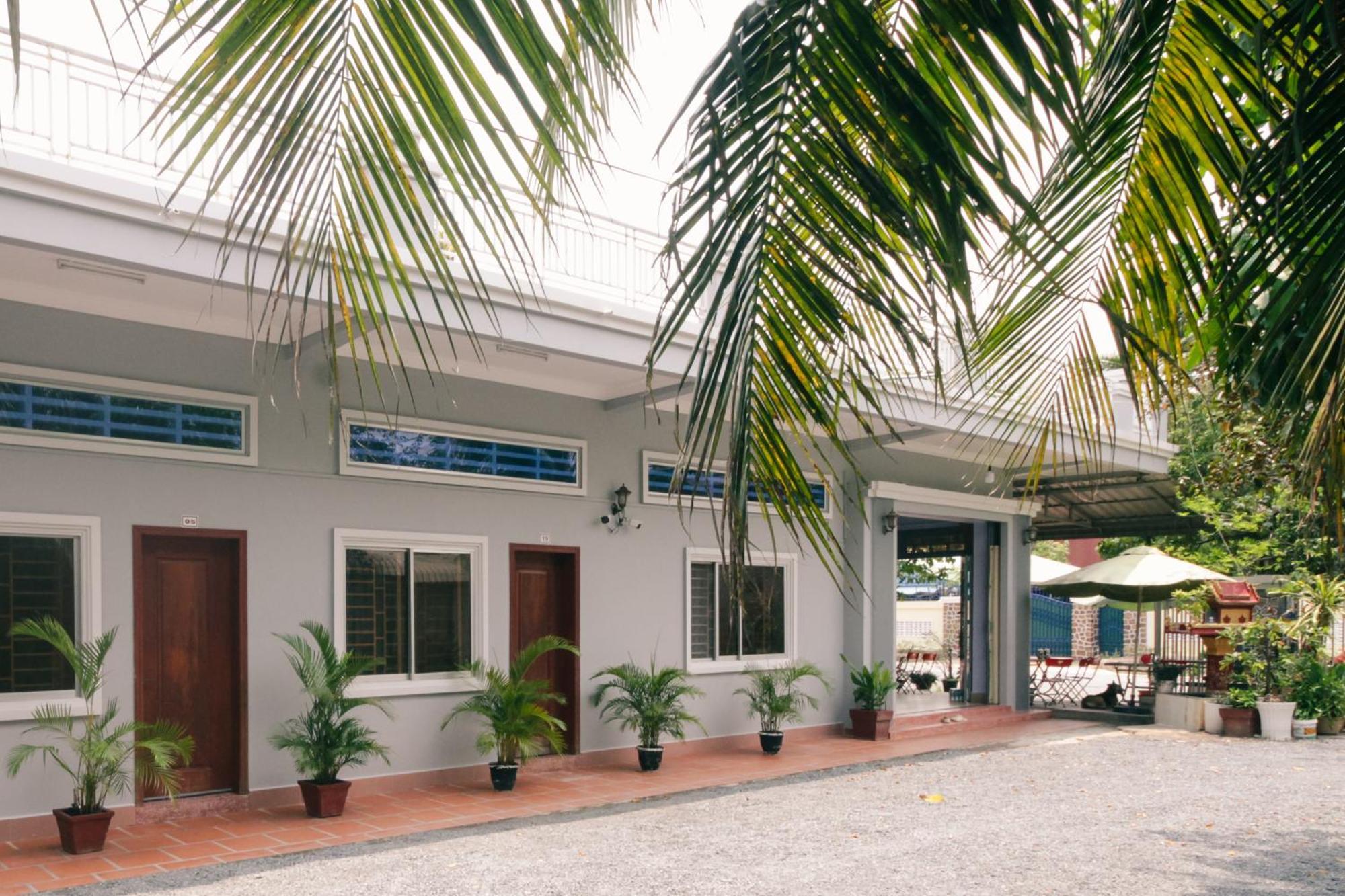 Lea'S Guesthouse And Restaurant Kampot Exterior foto